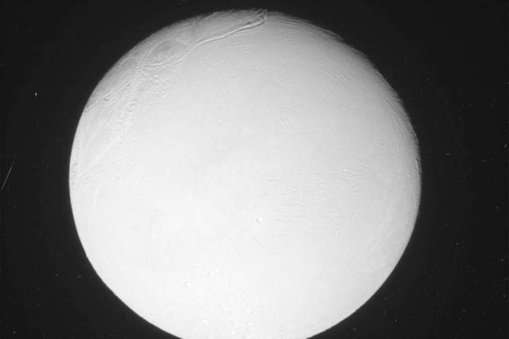 Le satellite de Saturne, Encelade -