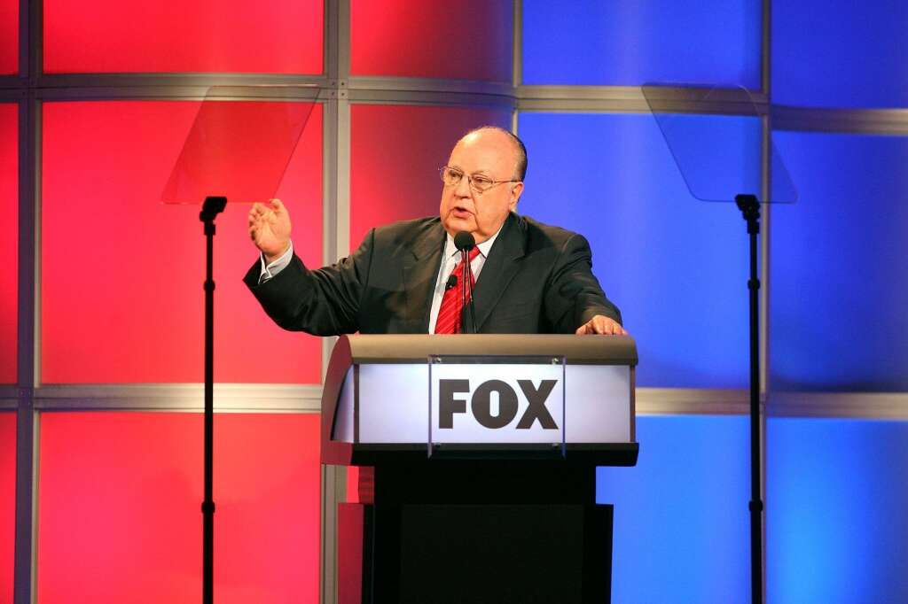 18 mai - Roger Ailes - <p>Le fondateur de Fox News, Roger Ailes est mort a l'âge de 77 ans. Vétéran des médias, homme d'influence, le républicain a créé la chaîne Fox News en 1996 à la demande du patron du réseau Fox et du groupe de médias News Corp, Rupert Murdoch. Il avait également conseillé Jacques Chirac lors de sa campagne victorieuse en 1995.</p>  <p><strong>» Lire notre article complet <a href="http://www.huffingtonpost.fr/2017/05/18/mort-de-roger-ailes-le-fondateur-de-la-controversee-fox-news-e_a_22097220/">en cliquant ici</a></strong></p>