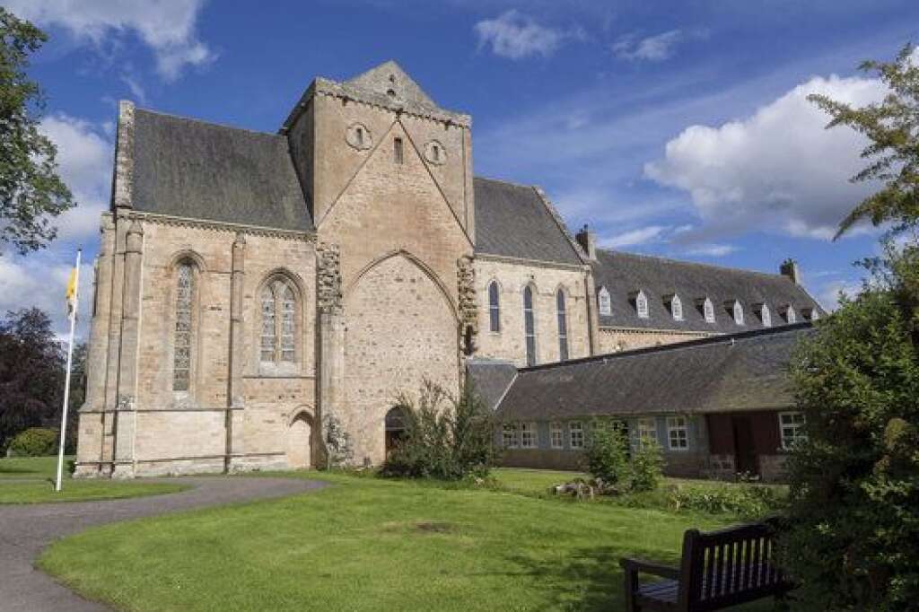 - La cathédrale de l’abbaye Pluscarden, qui date du 13e siècle.