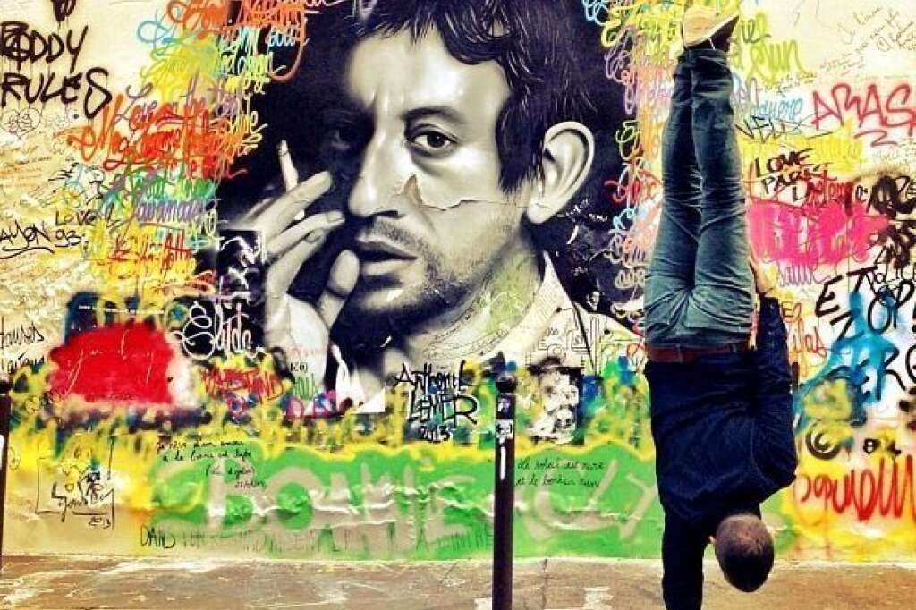 Devant la maison de Serge Gainsbourg -