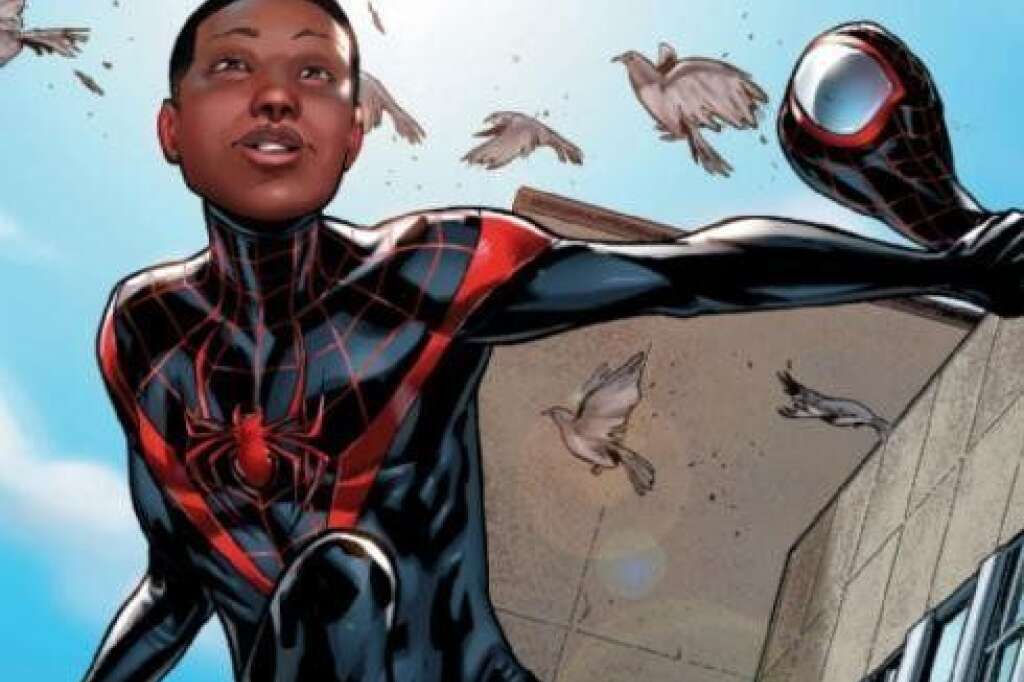 SPIDER MAN - Après la mort de Peter Parker dans l'univers Ultimate, le costume est repris par Miles Morales, un Newyorkais de Brooklyn dont le père est d'origine hispanique et la mère afro-américaine.