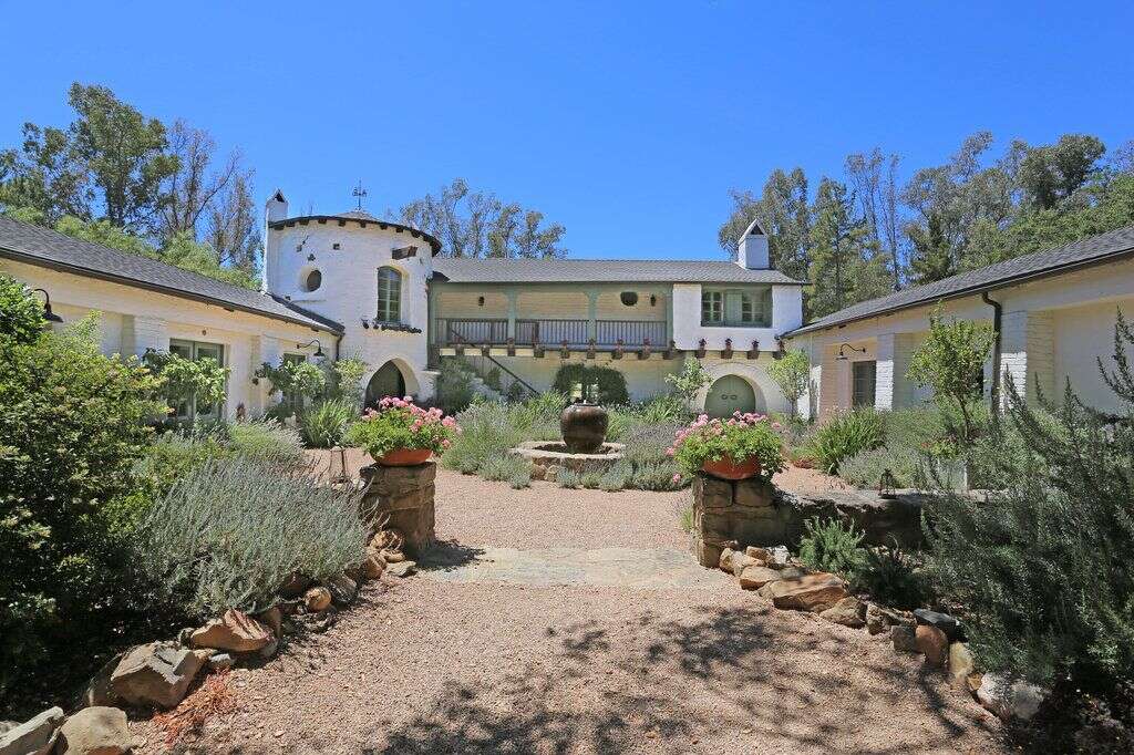 Reese Witherspoon - <a href="http://www.theagencyre.com/for-sale/915-del-norte-rd-ojai/#" target="_blank">Ojai, Californie</a> 7,25 millions $
