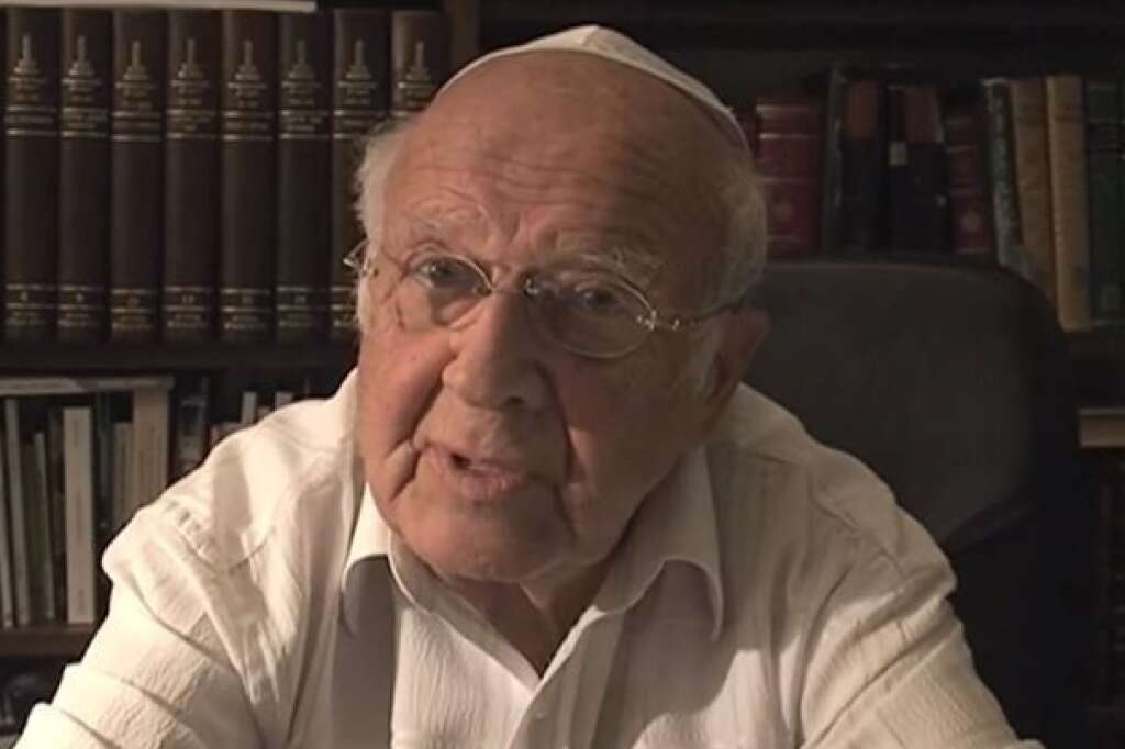 8 décembre - Josy Eisenberg - <p>Le grand rabbin Josy Eisenberg, qui présentait chaque dimanche sur France 2 l'émission consacrée au judaïsme, "La source de vie", est mort à l'âge de 83 ans.</p>  <p><strong>» Lire notre article complet <a href="http://www.huffingtonpost.fr/2017/12/08/mort-du-grand-rabbin-josy-eisenberg-presentateur-de-lemission-dominicale-de-france-2-sur-le-judaisme_a_23301994/">en cliquant ici</a></strong></p>