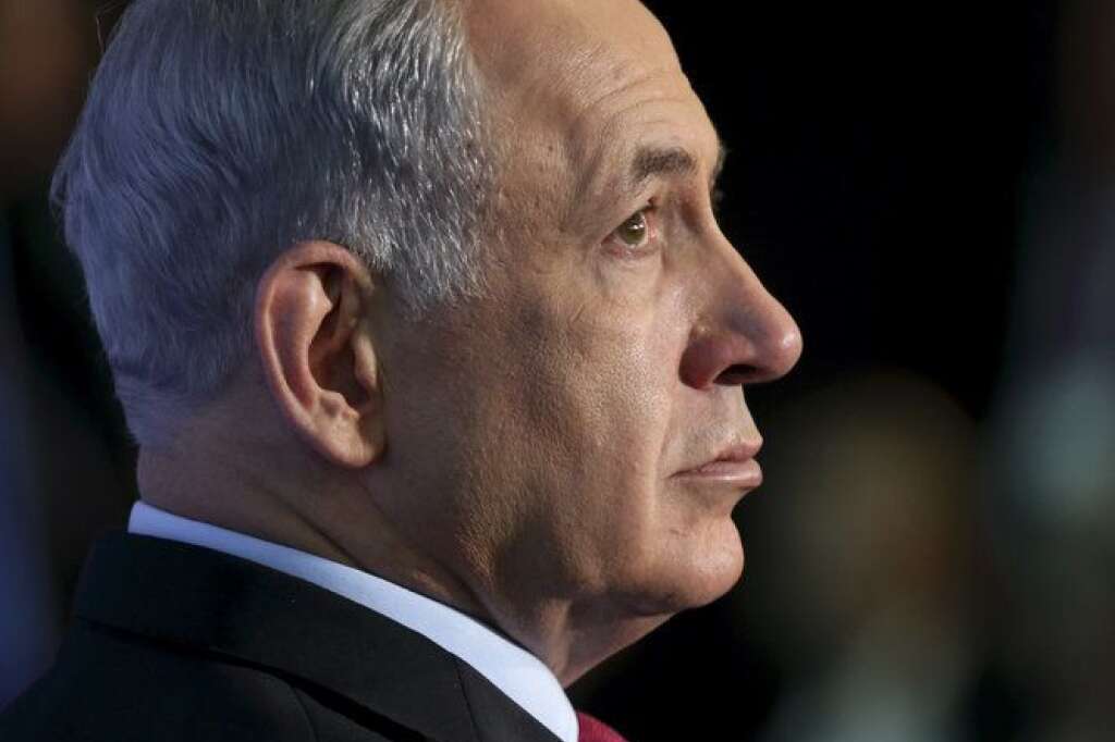 Benjamin Netanyahou - Seule voix vraiment négative, Israël a dénoncé un "mauvais accord qui offre exactement ce que l'Iran voulait: la levée significative des sanctions et le maintien d'une partie significative de son programme nucléaire", puisqu'il "laisse en place les centrifugeuses", selon le bureau du Premier ministre.  Celui-ci a ensuite qualifié l'accord "d'erreur historique".