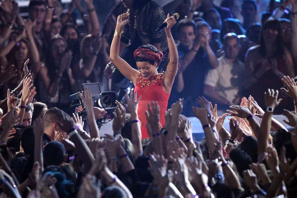 Rihanna - Rihanna performs at the MTV Video Music Awards on Thursday, Sept. 6, 2012, in Los Angeles. (Photo by Matt Sayles/Invision/AP)