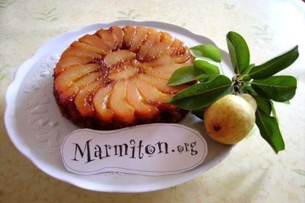 Gâteau caramélisé aux poires - <a href="http://www.marmiton.org/recettes/recette_gateau-caramelise-aux-poires_60854.aspx">Voir la recette sur Marmiton.</a>