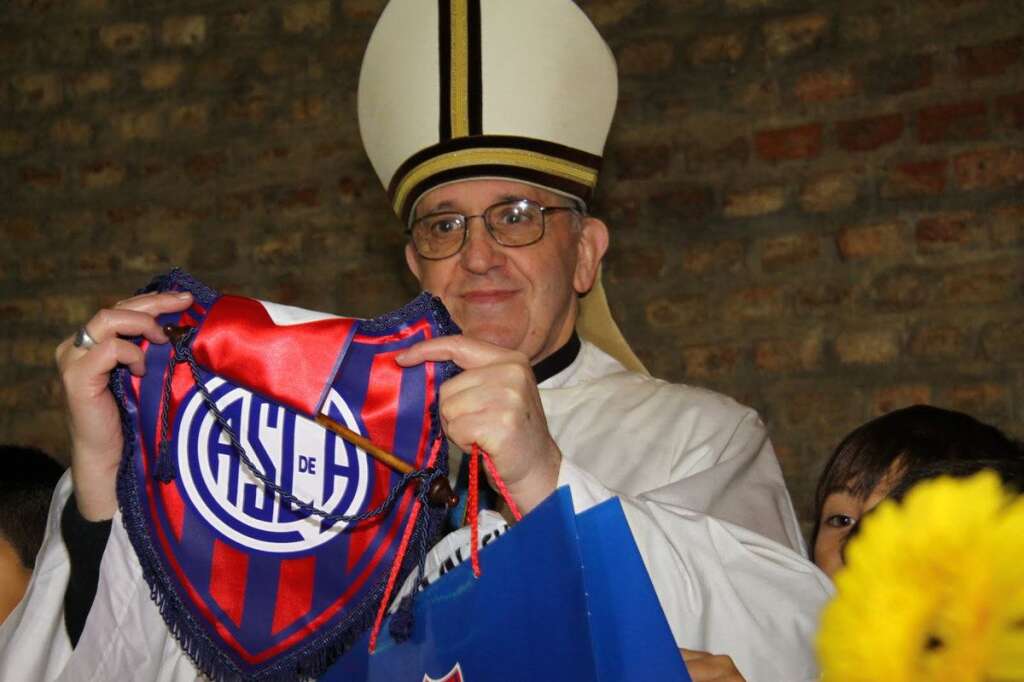 - Transmise par le club de San Lorenzo, cette photo non datée montre le Cardinal Jorge Bergoglio avant qu'il ne devienne le pape François.
