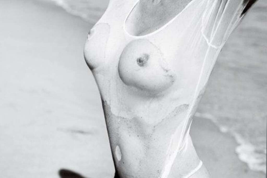 Pamela Anderson en bikini pour le Vogue brésilien -