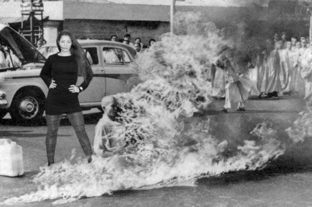 Avec le bonze vietnamien Thích Quảng Đức qui s'immole par le feu en 1963 -