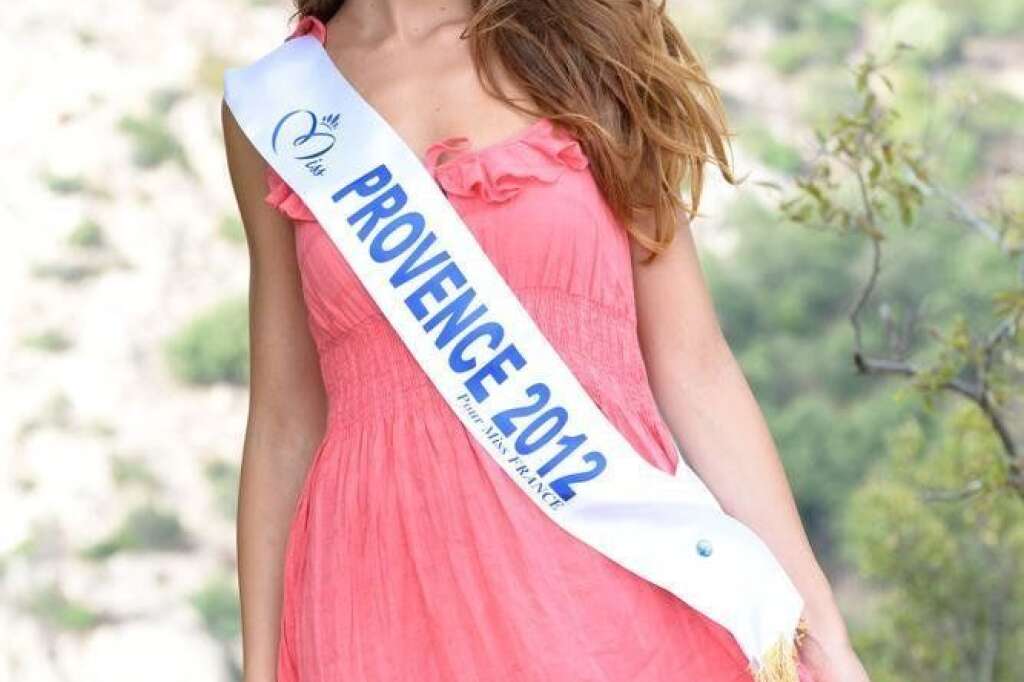 Miss Provence - Marine Mahiques    19 ans - 1,76 m    Etudiante en droit