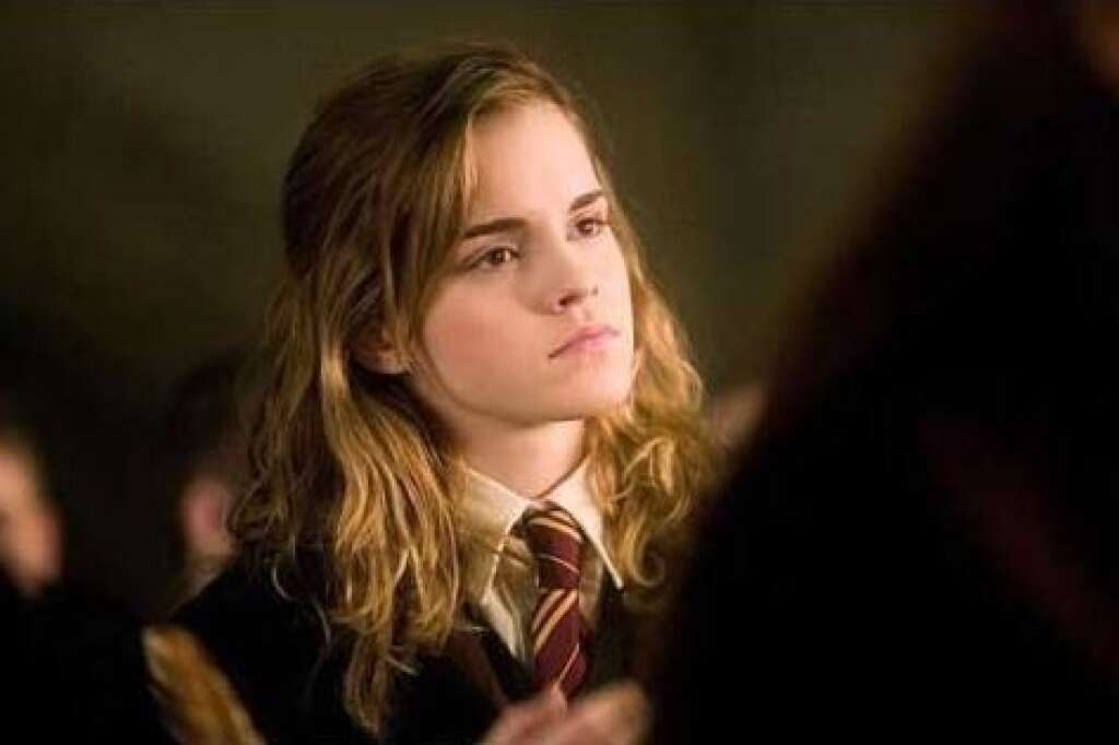 - Emma Watson lors du tournage d'Harry Potter et l'ordre du Pheonix en 2007 à l'âge de 17 ans