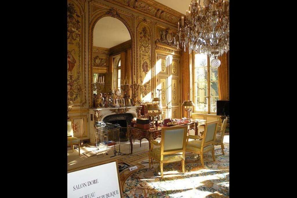 Charles Cressent - Bureau plat réalisé par Charles Cressent  <em>Salon Doré - Palais de l'Élysée</em>