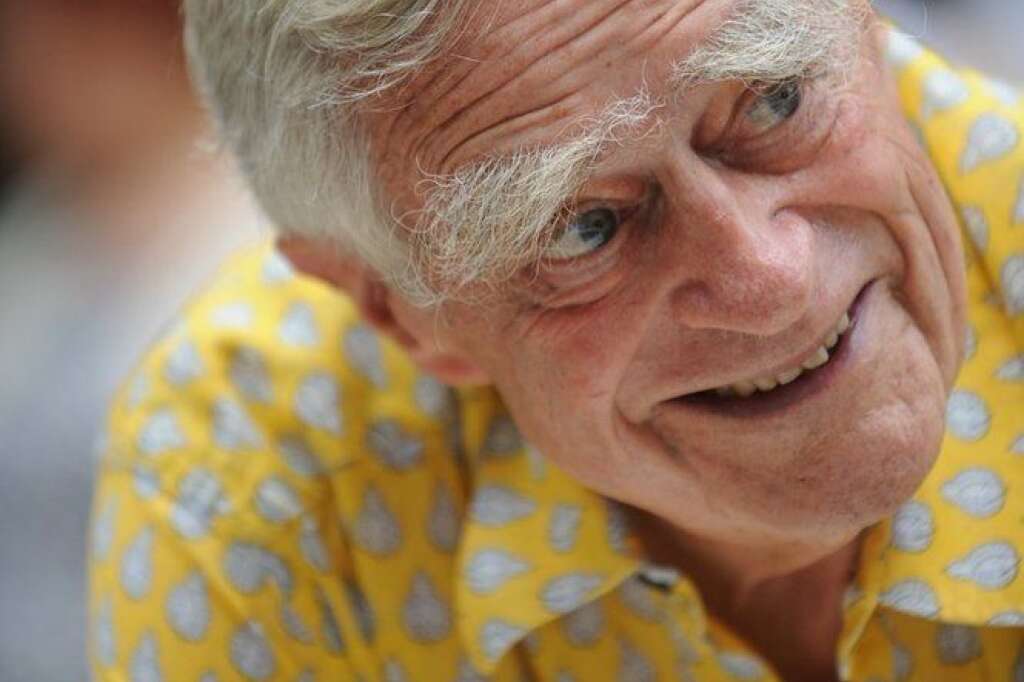 21 juillet - Luc Hoffmann - L'ornithologue suisse Luc Hoffmann, grand défenseur de l'environnement et <a href="http://www.wwf.fr/?9440/Luc-Hoffmann-disparition-dun-pere-fondateur-du-WWF" target="_hplink">co-fondateur du Fonds mondial pour la nature (WWF)</a>, est décédé jeudi 21 juillet à l'âge de 93 ans en Camargue, région dont il a été un grand mécène.  La Tour du Valat, <a href="http://www.tourduvalat.org/" target="_hplink">centre de recherches qu'il a fondé</a>, l'a annoncé vendredi 22 juillet.  <strong>» Lire notre article complet <a href="http://www.huffingtonpost.fr/2016/07/22/luc-hoffmann-mort-defenseur-environnement-wwf-arles-camargue-decede-93-ans_n_11135122.html?1469194478" target="_blank">en cliquant ici</a>.</strong>