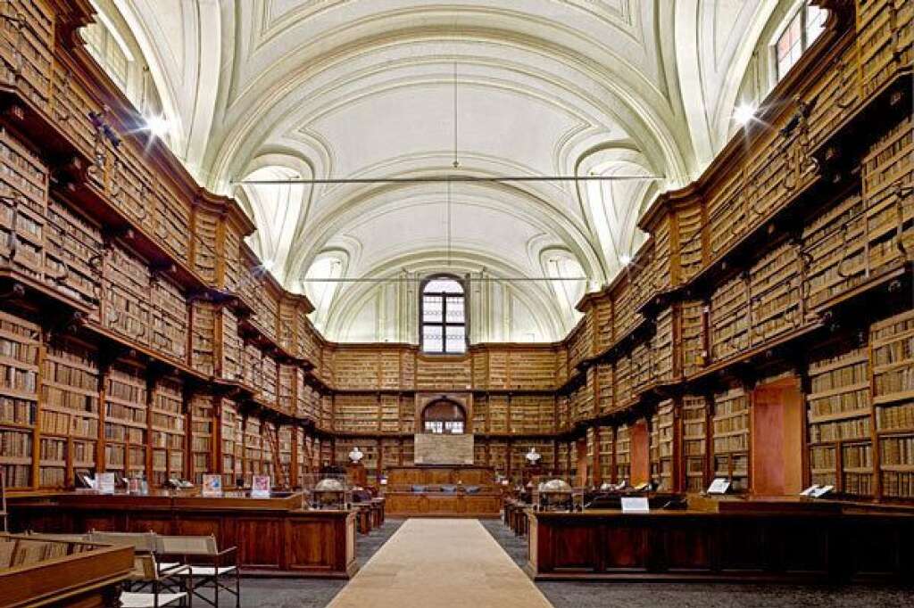 La bibliothèque Angelica de Rome - Située 8, piazza Sant'Agostino à Rome, elle abrite un fonds de référence sur la pensée de <a href="http://fr.wikipedia.org/wiki/Augustin_d%27Hippone" target="_blank">saint Augustin</a>.