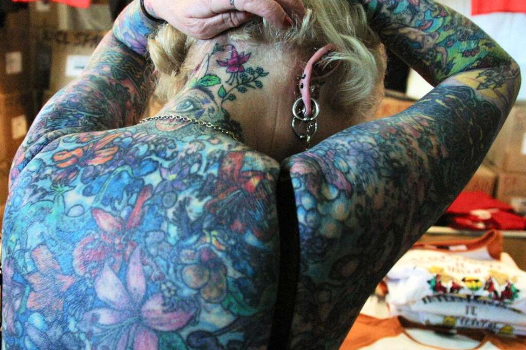 Les tatouages les plus difficiles à porter - La Britannique Isobel Varley en 2001 à la convention internationale de tatouages de Madrid. Isobel Varley affirme être la femme la plus tatouée au monde.