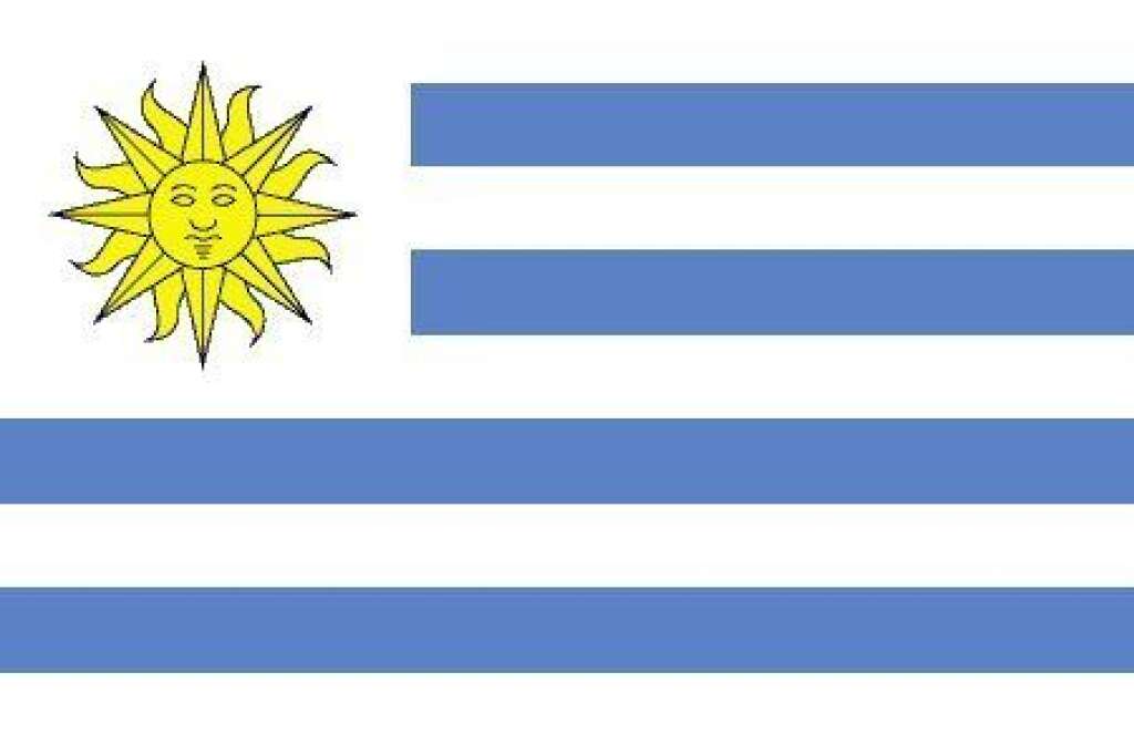 Uruguay - En Uruguay, la forte corpulence est valorisée pour les femmes (52%) et la minceur préférée pour les hommes (62%).  L'Uruguay valorise en revanche davantage la minceur pour les hommes, alors que la corpulence réelle de ces derniers est en moyenne assez élevée.