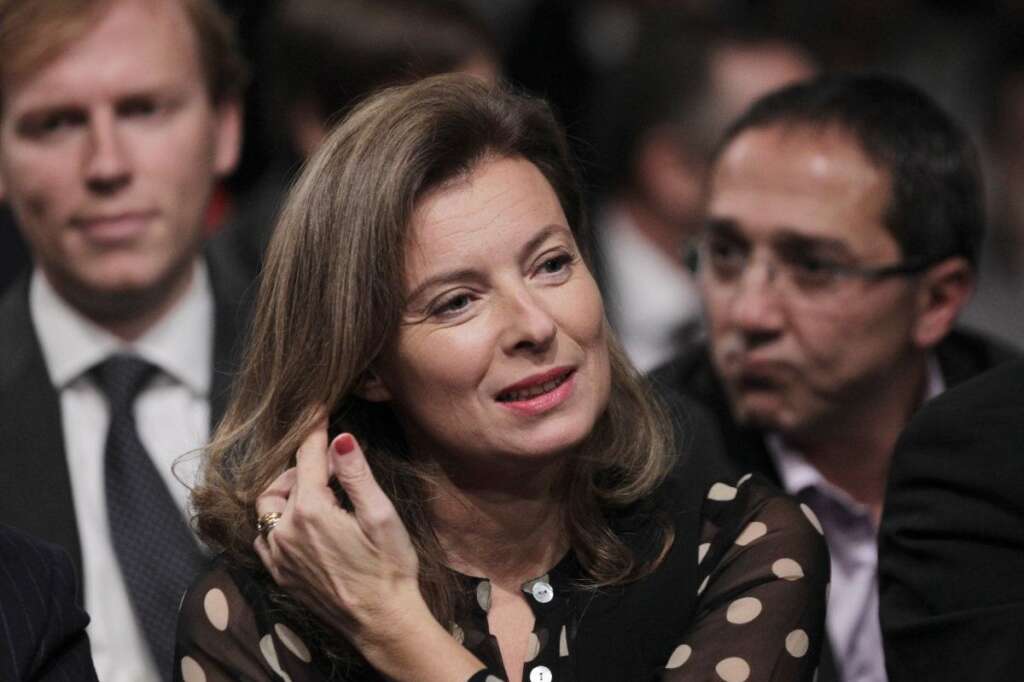 Octobre 2011: Valérie Trierweiler - Peu connue jusqu'alors, la compagne de François Hollande se montre davantage. Discrète, la journaliste, qui mettra sa carrière entre parenthèse dans la toute fin de campagne, n'a eu de cesse d'accompagner son conjoint lors de ses déplacements.