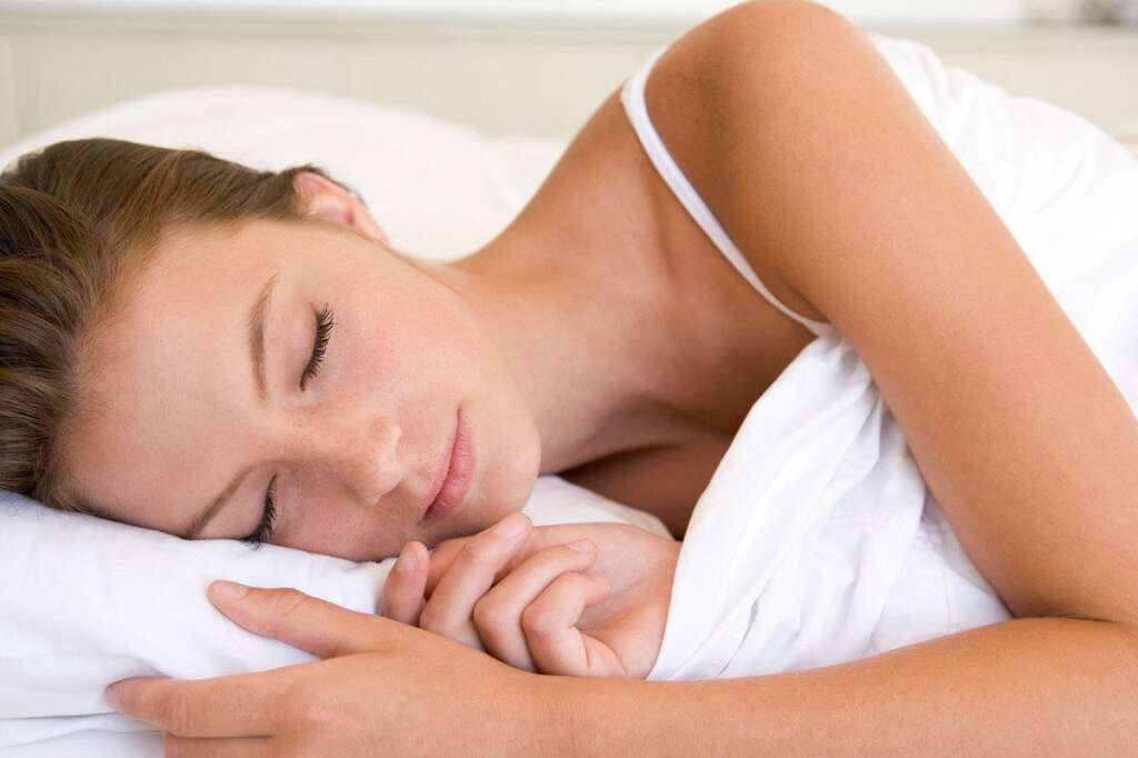 Astuce n°7: dormir à juste mesure - Une bonne nuit de sommeil est idéale pour renforcer son système immunitaire et se prémunir contre les virus. La fabrication des globules blancs a surtout lieu pendant les moments de sommeil.