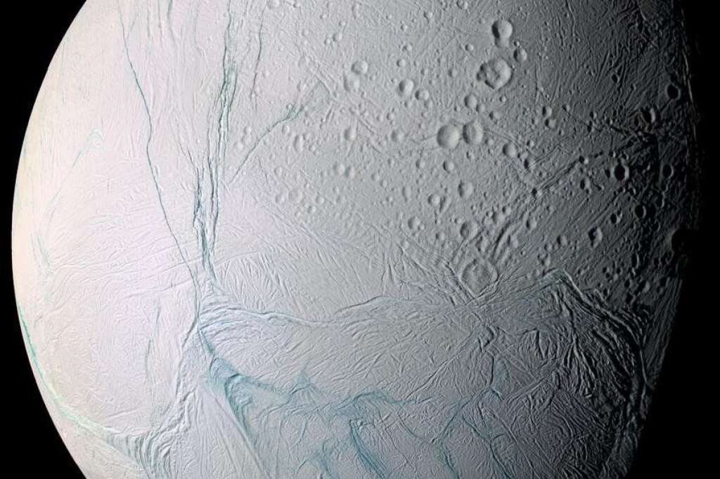 Enceladus, l'océan de glace -
