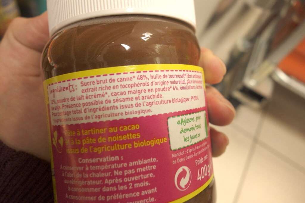 La bonne surprise - Cet ersatz de Nutella certifié AB ne contient pas d'huile de palme (ce qui est le cas du Nutella) mais de l'huile de tournesol.