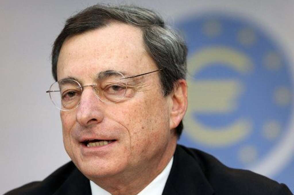 La Banque centrale européenne: 7,8% de la dette grecque - La Banque centrale européenne (BCE), qui a acheté à partir de 2010 des obligations grecques sur le marché, détient environ 25 milliards d'euros de dette émise par Athènes, selon un porte-parole