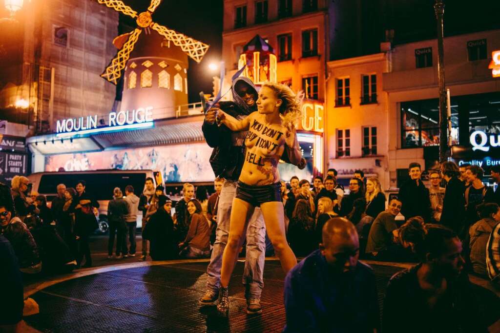 Contre la prostitution - "Dès le commencement des activités FEMEN en 2008, ses militantes se sont battues contre la prostitution, contre cette machine à broyer qui avaient déjà avalé beaucoup de leurs amies et qui aurait pu les avaler elles aussi."