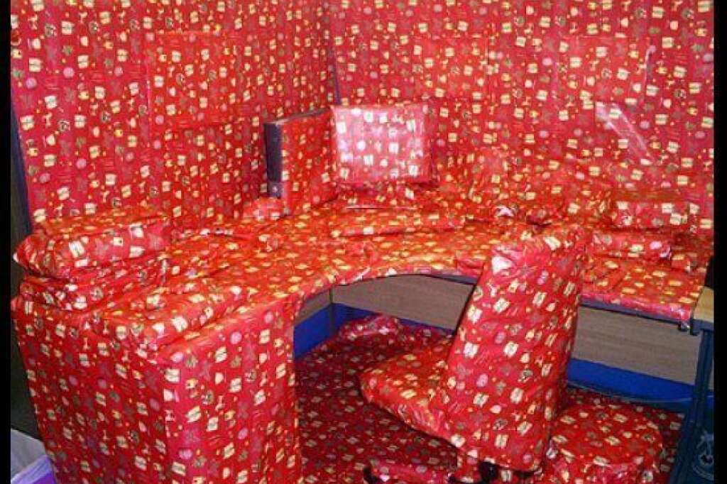 Merry Christmas! - We're 100% sure they didn't get what they asked for. (Via <a href="http://theprodesigner.com/23-funny-cubicle-pranks/" target="_hplink">The Pro Designer</a>)
