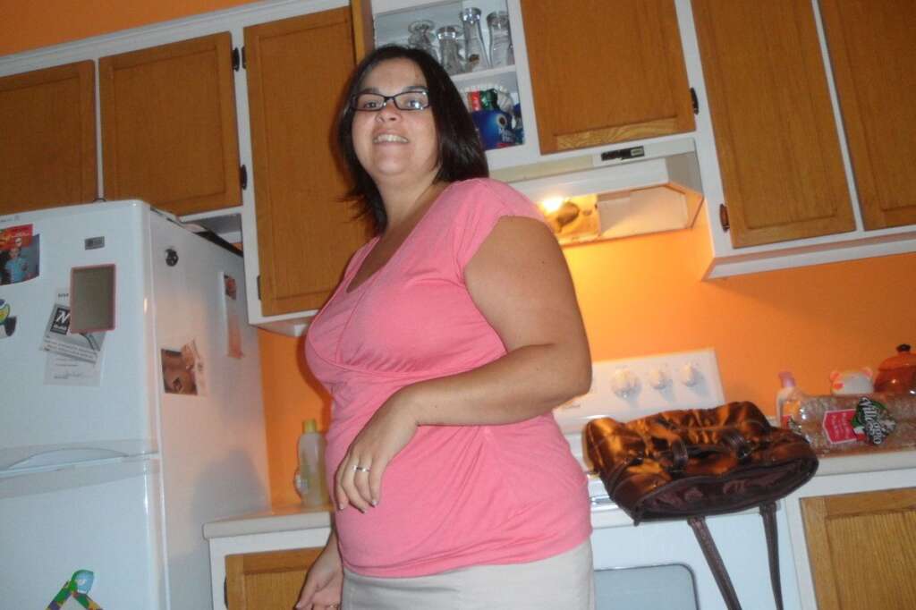Julie BEFORE - <a href="http://www.huffingtonpost.ca/2014/06/17/weight-lost_n_5503144.html" target="_blank">Read the story here. </a>