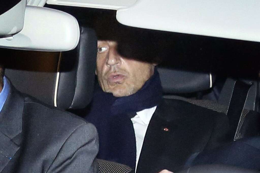Nicolas Sarkozy, le président - Placé sous le statut de témoin assisté depuis le 22 novembre 2012, l'ancien président de la République, Nicolas Sarkozy, est finalement mis en examen pour abus de faiblesse le 21 mars 2013. Mais le 7 octobre, il obtient un non-lieu au terme de l'instruction.