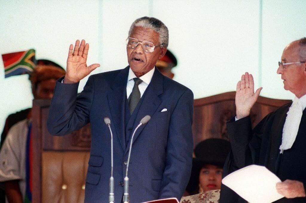 La prestation de serment du président Mandela en 1994. -