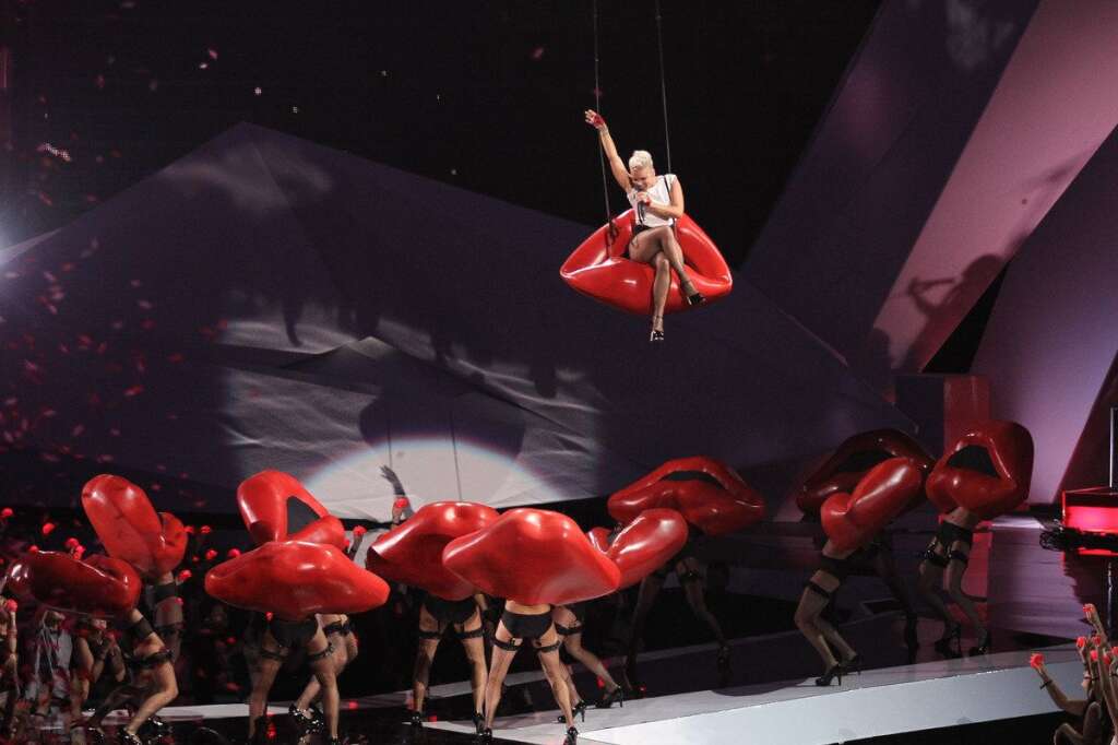 Pink - Pink performs at the MTV Video Music Awards on Thursday, Sept. 6, 2012, in Los Angeles. (Photo by Matt Sayles/Invision/AP)