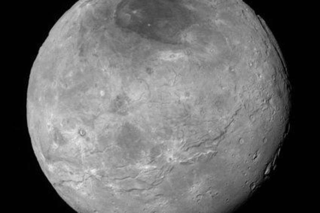 Charon, la lune de Pluton -