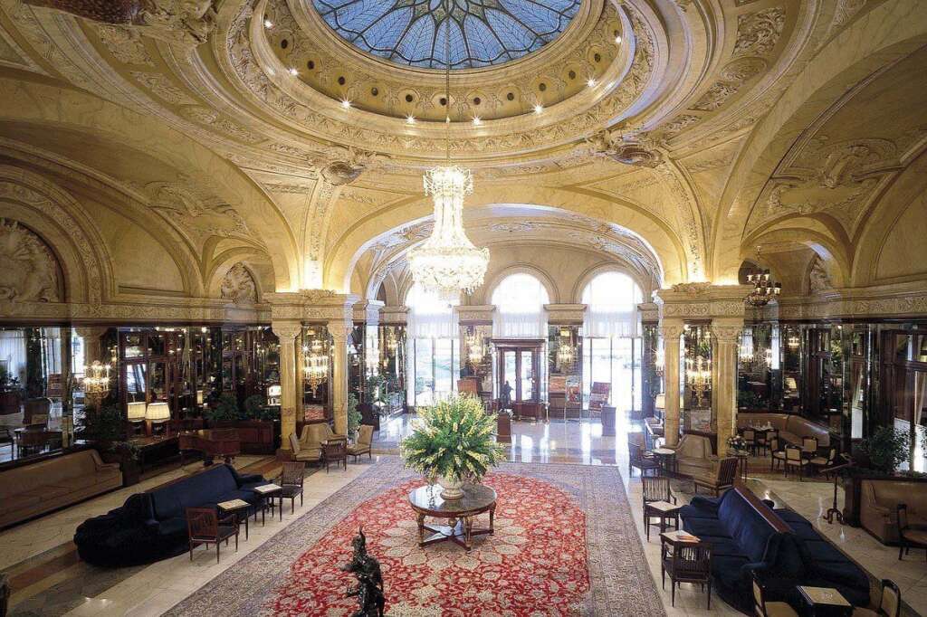 1. Hôtel de Paris (Monaco, Film: Iron Man 2) - Le Hall d'entrée