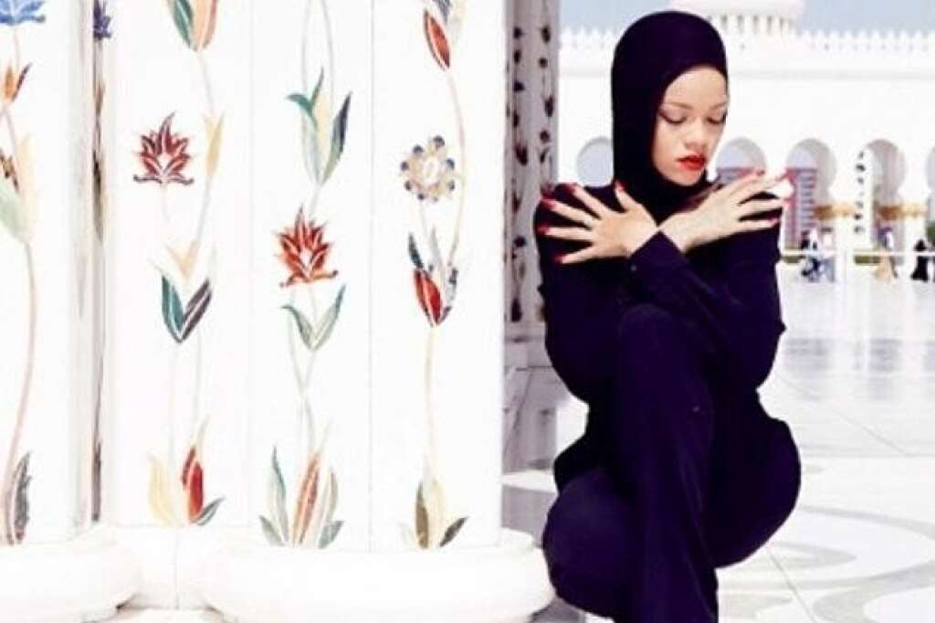 Rihanna - Chassée de la Grande Mosquée Cheikh Zayed  à Abu Dhabi à cause de photos jugées "osées" dans l'enceinte du lieu saint.