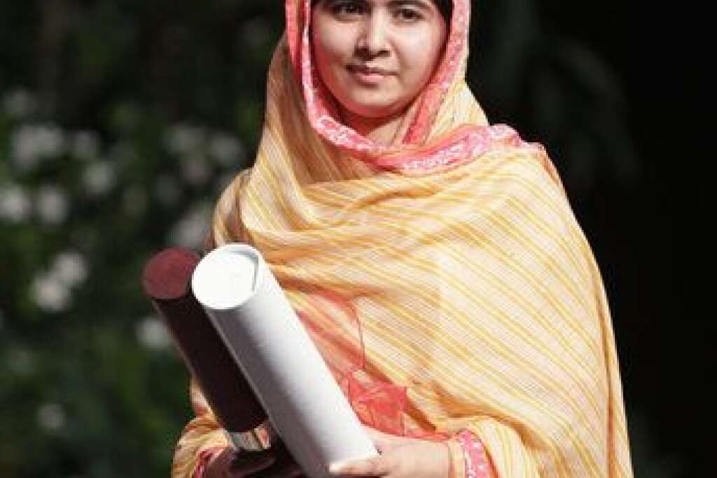 Malala prix Nobel de la paix - Le prix Nobel de la paix a été conjointement attribué le 10 octobre à l'adolescente pakistanaise Malala, plus jeune lauréate de l'Histoire, et à l'Indien Kailash Satyarthi "pour leur combat contre l'oppression des enfants et des jeunes et pour le droit de tous les enfants à l'éducation".  "Les enfants doivent aller à l'école et ne pas être financièrement exploités", a lancé le président du comité Nobel norvégien, Thorbjoern Jagland.  Bête noire des talibans incarnant le combat pour le droit des filles à l'éducation à travers le monde, Malala Youzafsai, à 17 ans seulement, est de loin la lauréate la plus jeune en 114 ans d'histoire du Nobel.
