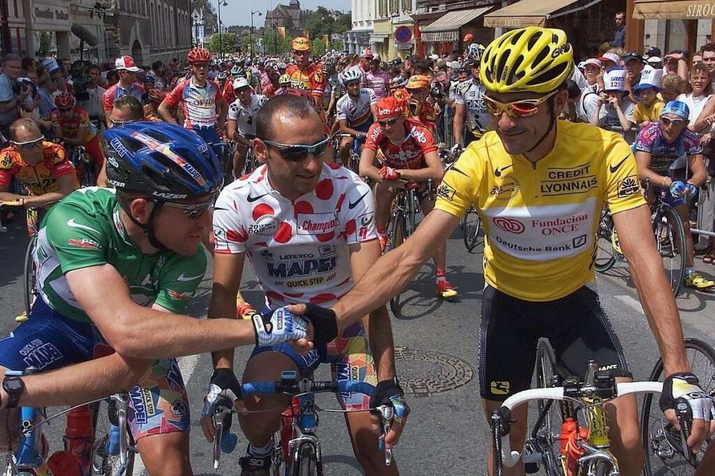 Maillot jaune du Tour 2000 - De retour sur le Tour de France après son retrait en catimini au sein de la sulfureuse équipe ONCE de Manolo Saiz, Jalabert porte le maillot jaune après la 3e étape. Il ne terminera que 12e du classement général.