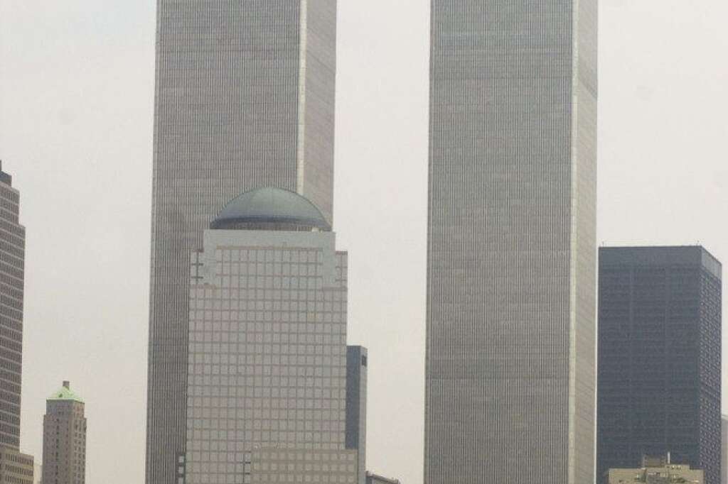Wall Trade Center (New York) - Choc pétrolier - La construction des tours jumelles (417 mètres) a commencé en 1972, deux ans avant un autre gratte-ciel record, la tour Sears de Chicago (aujourd'hui Willis Tower). C'est aussi la période qui voit la fin des accords de Bretton Woods, ainsi que le choc pétrolier mondial.