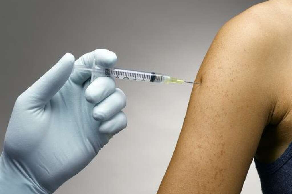 - Vous avez eu un vaccin vivant atténué datant de moins de quatre semaines (BCG, fièvre jaune, rougeole, rubéole, oreillons)