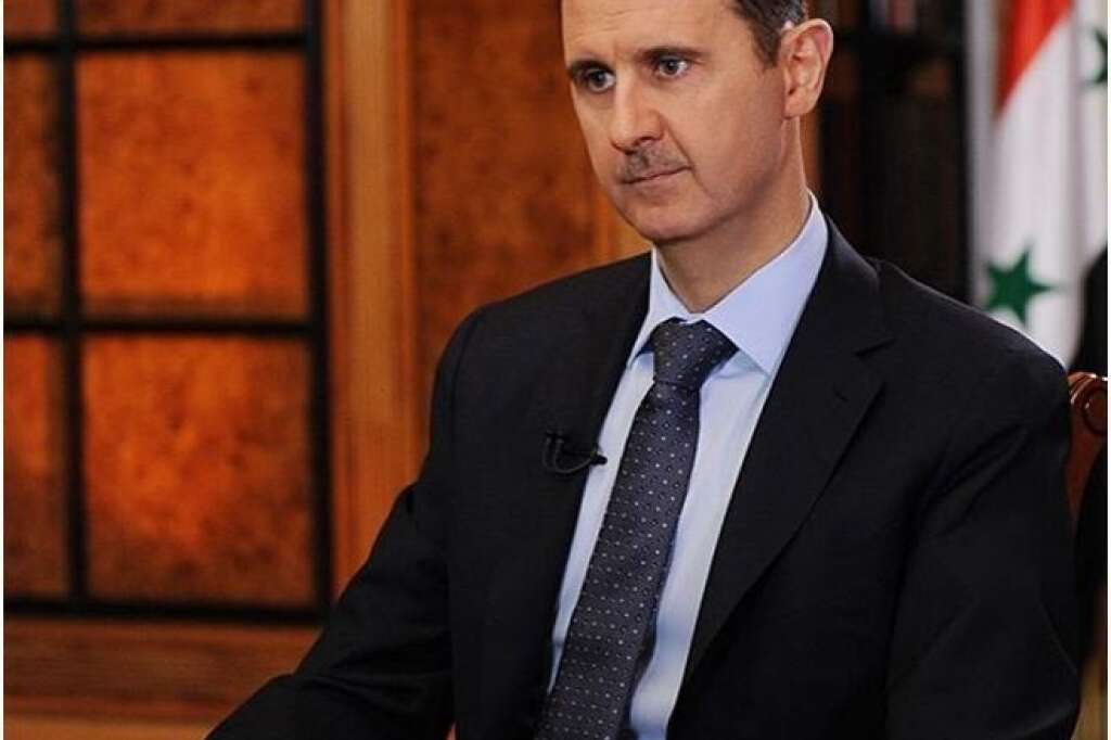 Les cessez-le-feu - Mi-août 2011, Bachar el-Assad s'entretient avec le secrétaire général des Nations unies Ban Ki-moon et<a href="http://www.liberation.fr/monde/2011/08/18/syrie-bachar-al-assad-a-promis-la-fin-des-operations-militaires_755595" target="_blank"> lui assure que les opérations militaires contre les opposants sont ont "cessé"</a>. Le conflit ne connaît pourtant aucun relâchement.  En avril 2012, le régime syrien annonce à nouveau qu'il stoppera ses opérations militaires face à un ultimatum fixé par l'ONU. Mais encore une fois, la promesse n'est pas tenue et le régime refuse de baisser les armes devant les "terroristes", dénomination employée par Damas pour parler des rebelles.