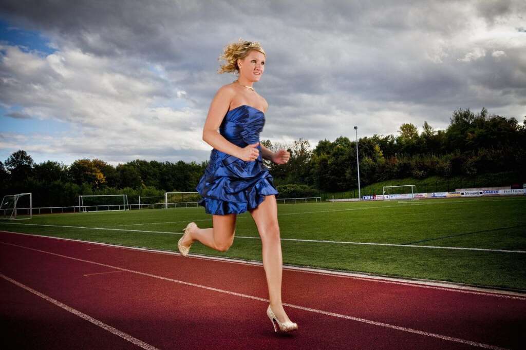 Le 100 m le plus rapide en talons - L'Allemande Julia Plecher a couru le 100 mètres, en talons, en 14.531 secondes.