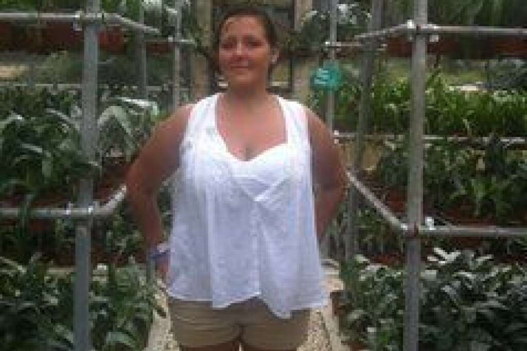 Elizabeth BEFORE - <a href="http://www.huffingtonpost.ca/2015/11/17/weight-lost_n_8582792.html" target="_blank">Read her story here.</a>