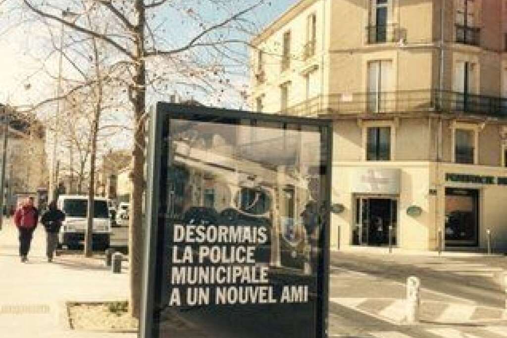 Donner des armes à la police municipales - Depuis le 1er février 2015, la police municipale de Béziers est équipée d'armes létales, des 7.65 automatique.
