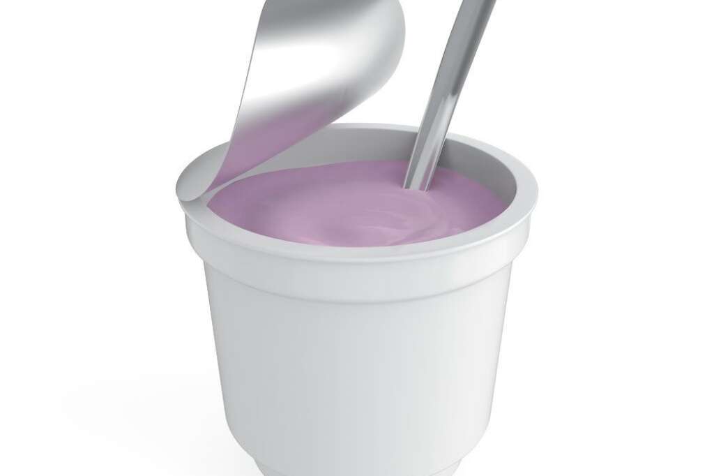 Les yaourts - Vous aimez la texture quelque peu gluante des yaourts? Mais saviez-vous qu'elle était créée avec de la gélatine, issue de peaux ou d'os d'animaux bouillis? Non? Ah.