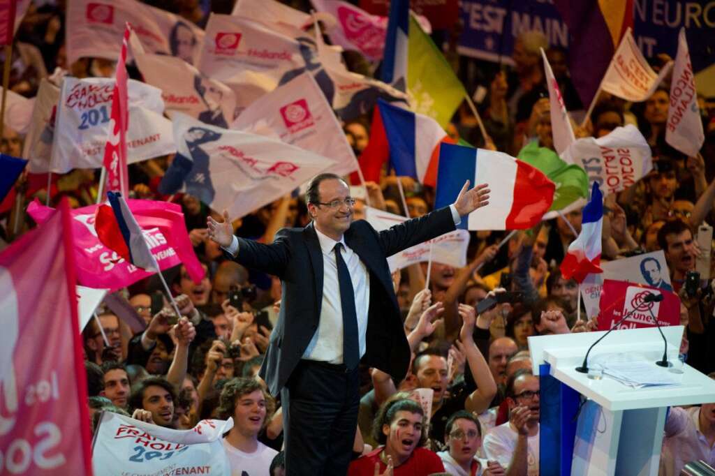29 avril 2012: le grand show de Bercy - Au terme d'un grand concert au Palais omnisports de Parsi-Bercy, François Hollande livre son dernier grand meeting parisien et s'offre un rappel.