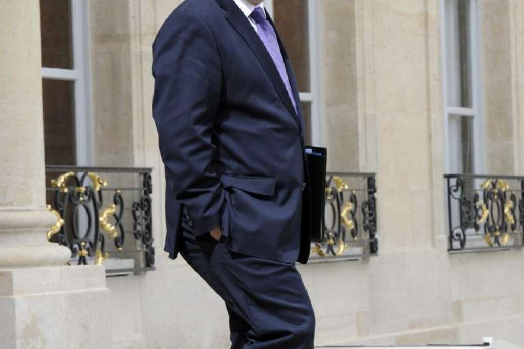 Bertrand en danger d'élimination dans l'Aisne - L'ancien ministre de la Santé voit son fief grignoté par le PS. Dans la 2e circonscription de l'Aisne, Hollande a obtenu 52,57% au second tour. Le PS obtient même 54,18% dans la ville de Saint-Quentin, dont Xavier Bertrand est le maire.