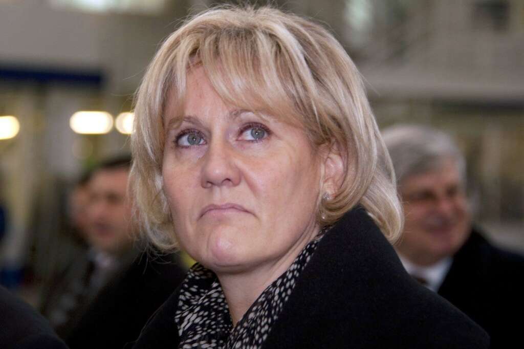 Nadine Morano (UMP) emportée en Meurthe-et-Moselle - C'est une voix emblématique de l'ère Sarkozy qui s'est tue ce dimanche soir. Grand vainqueur de la soirée, le socialiste Dominique Potier a réalisé un score spectaculaire face à l'ancienne ministre de Nicolas Sarkozy, Nadine Morano, dans la cinquième circonscription (Toul) de Meurthe-et-Moselle en recueillant près de 56% des suffrages.