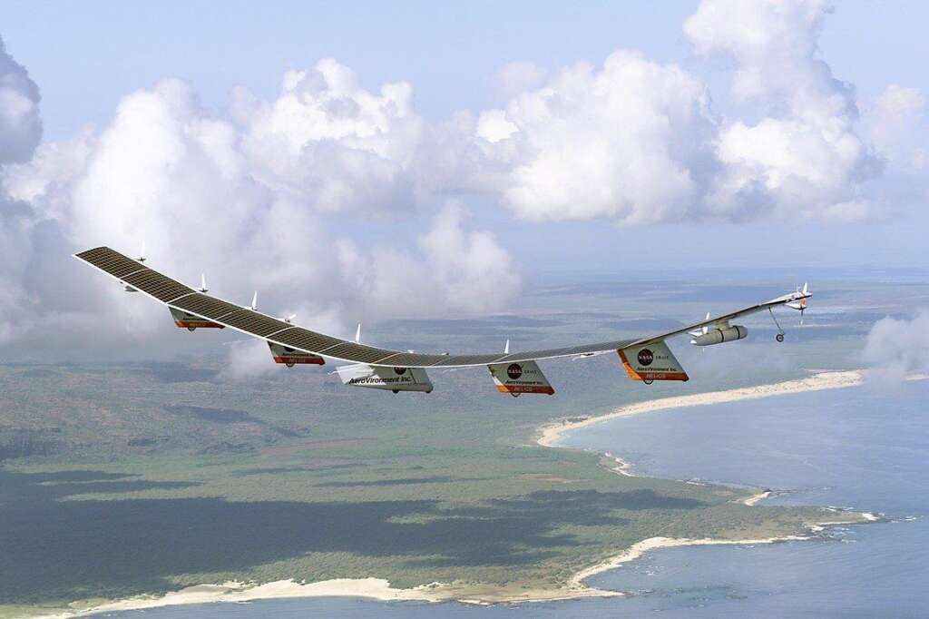 Avion électrique: voler écologique - Plusieurs prototypes sont en développement comme l’E-Fan, l’avion-école biplace 100% électrique, l’A30X, successeur de l’A320, et le Falcon 5X, successeur du Falcon 2000.