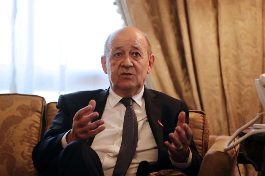 TOP #3: Le Drian, le retour du ministre de la Guerre - <p>Bien que ministre des Affaires étrangères, le taiseux Jean-Yves Le Drian a retrouvé son costume de chef de guerre à l'occasion des frappes ciblées menées par la France et ses alliés contre la Syrie. Un retour sur le devant de la scène qui lui offre une place qu'il a longtemps occupée sous le précédent quinquennat.</p>  <p></p>  <p><strong>Opinions positives:</strong> 11 (=)<br /> <strong>Opinions négatives:</strong> 14 (-2)<br /> <strong>Score net:</strong> -3 (+2)</p>