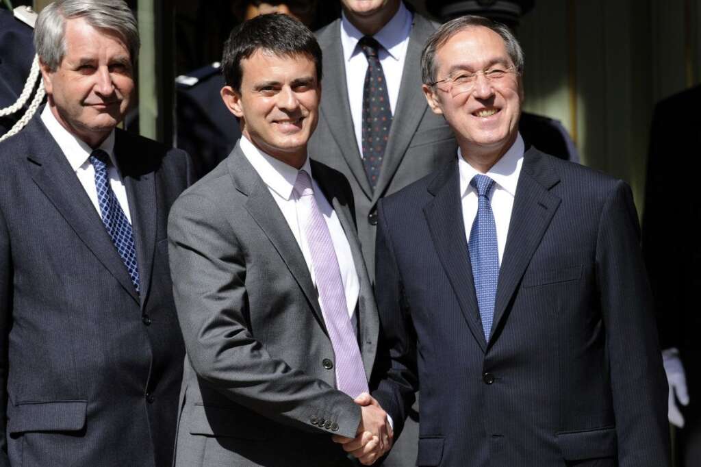 Le ministre de l'Intérieur Manuel Valls et Claude Guéant -