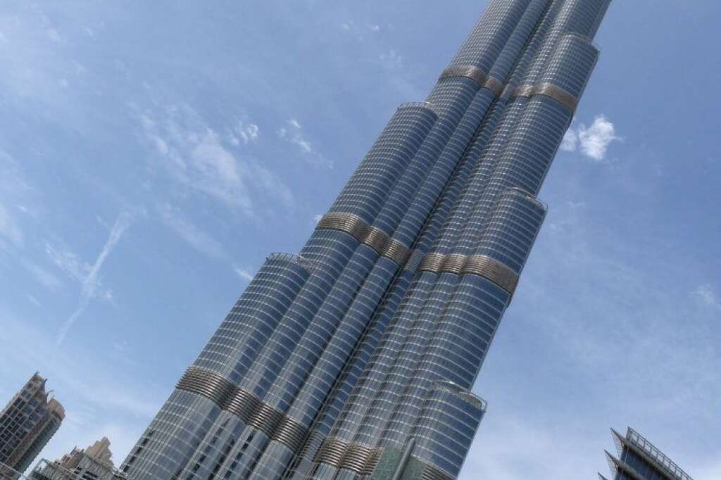 Burj Khalifa (Dubaï) - Crise financière - La construction de la tour (739 mètres) achevée en 2010 coïncide avec la crise actuelle.